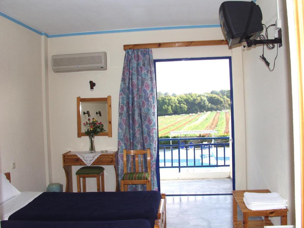 Lintzi Hotel Arkoudi Room photo