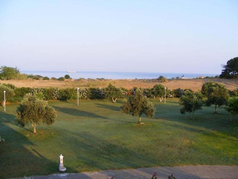 Lintzi Hotel Arkoudi Exterior photo